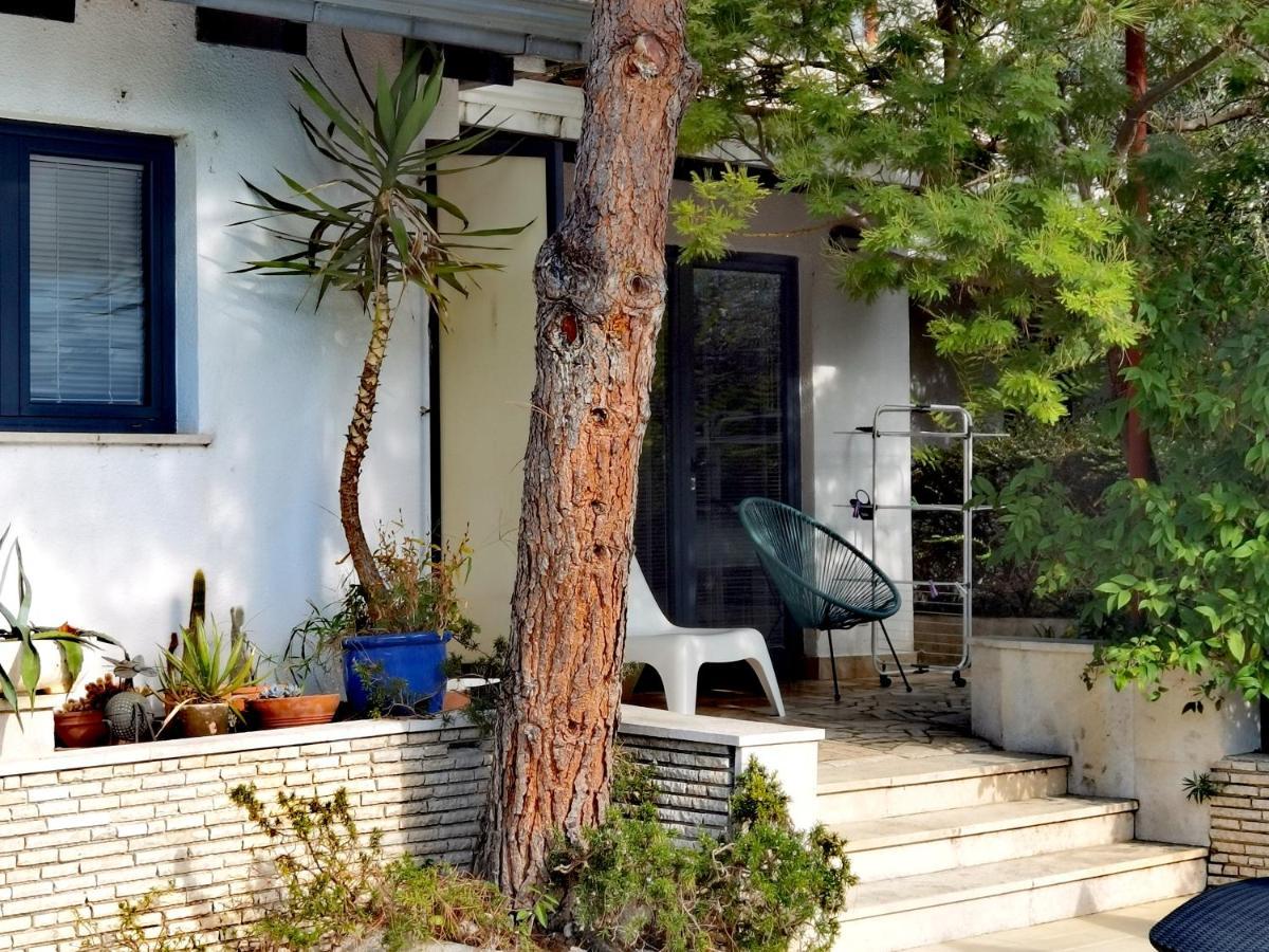 Pine And Lime Apartments Пула Екстериор снимка