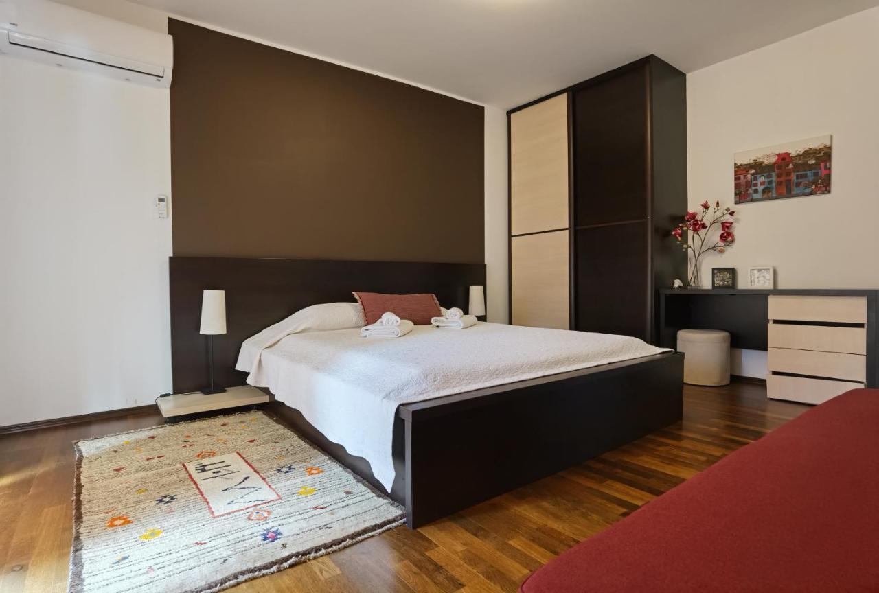 Pine And Lime Apartments Пула Екстериор снимка