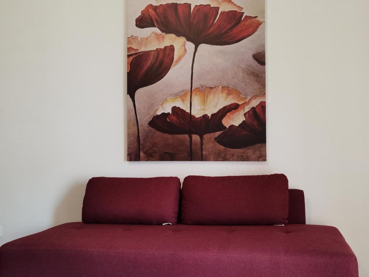 Pine And Lime Apartments Пула Екстериор снимка