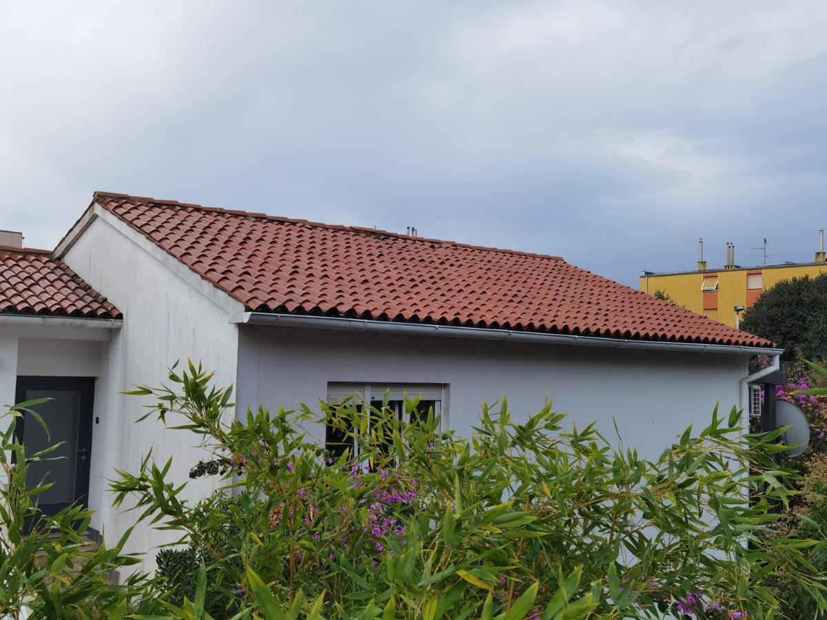 Pine And Lime Apartments Пула Екстериор снимка