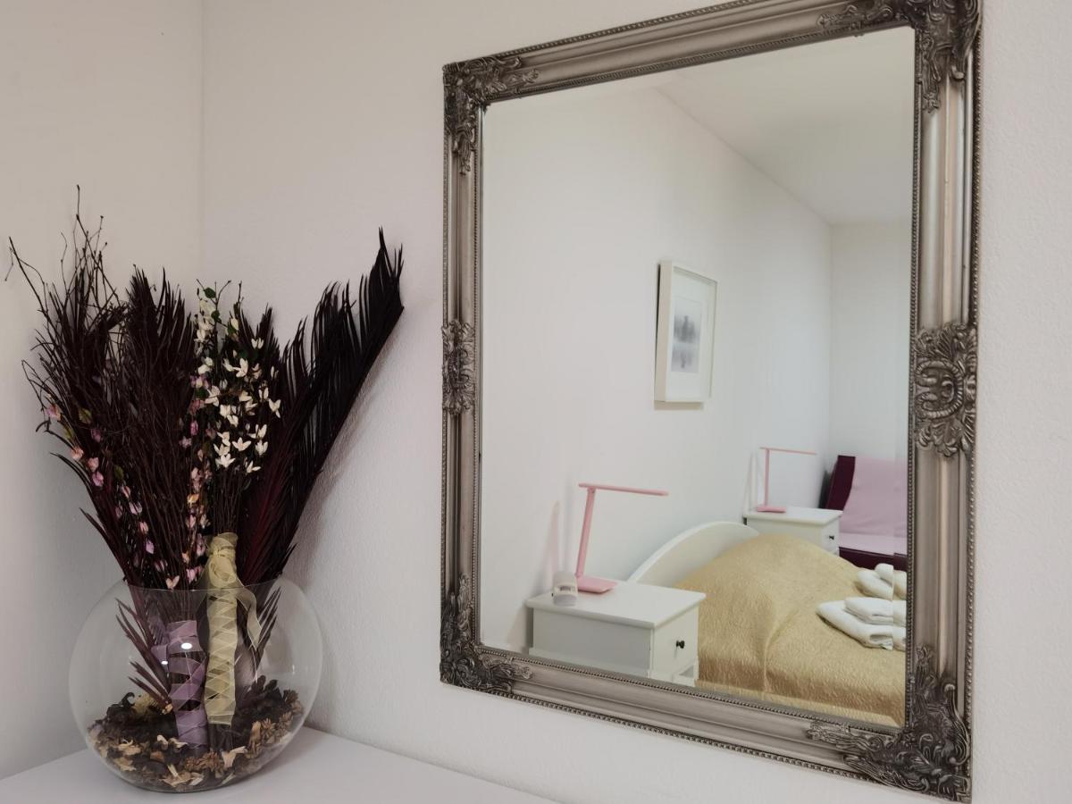 Pine And Lime Apartments Пула Екстериор снимка