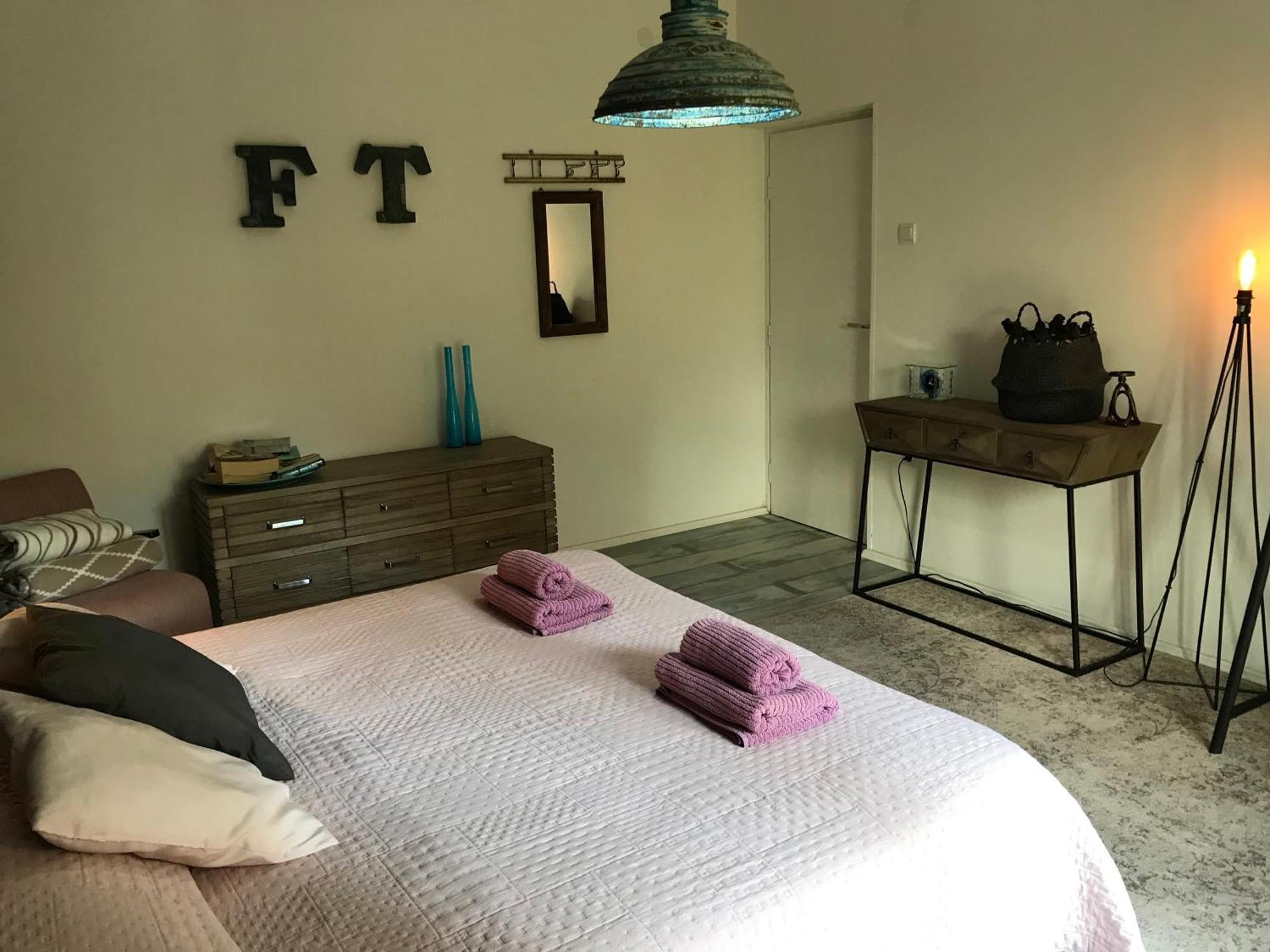 Pine And Lime Apartments Пула Екстериор снимка