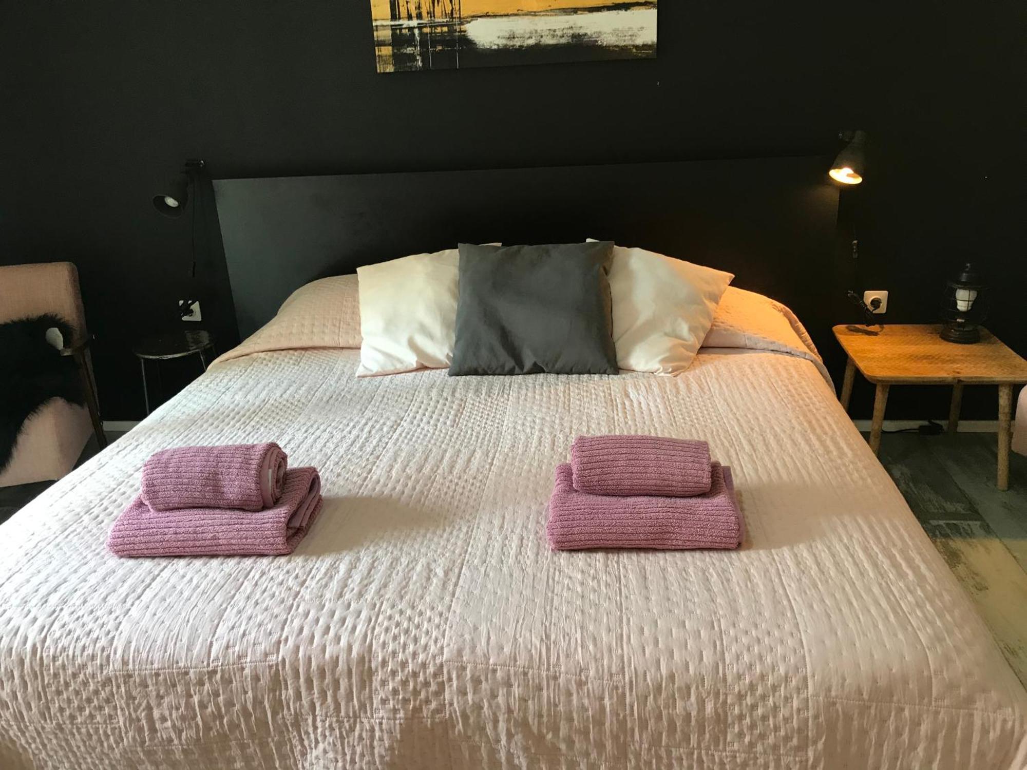 Pine And Lime Apartments Пула Екстериор снимка